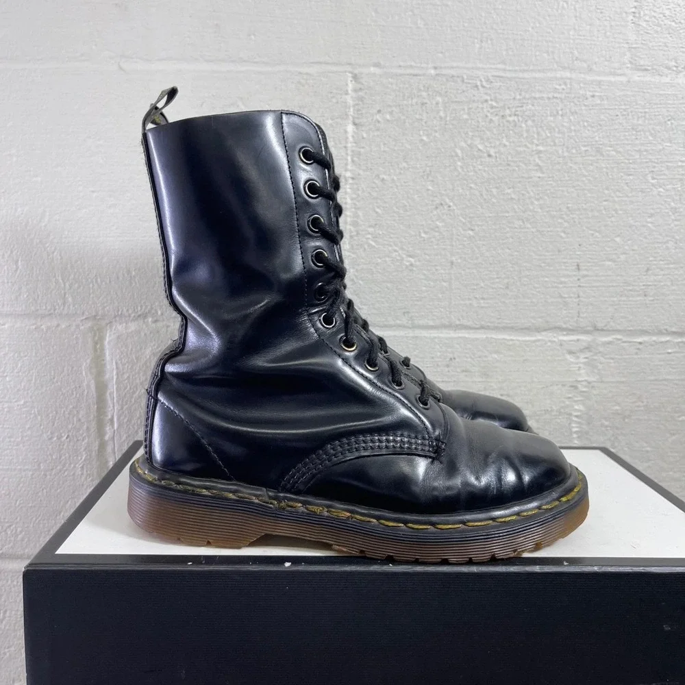 Dr. Martens Boots Black Smooth Leather 10 Eyelets Kids Sz 5 UK Made In England